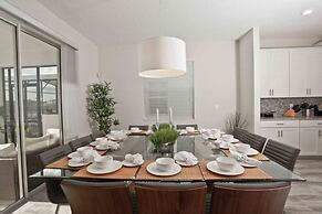 Storey Lake Dream Home With Gorgeous Lake View! 6 Bedroom Home by RedA