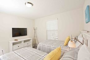 Storey Lake Dream Home With Gorgeous Lake View! 6 Bedroom Home by RedA