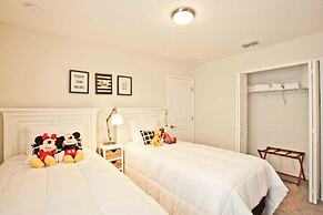 Storey Lake Dream Home With Gorgeous Lake View! 6 Bedroom Home by RedA