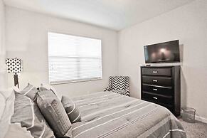 Storey Lake Dream Home With Gorgeous Lake View! 6 Bedroom Home by RedA