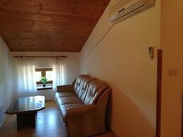Villa Valeta 500 Meters From the Beach