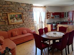 Villa Valeta 500 Meters From the Beach