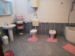 Villa Valeta 500 Meters From the Beach