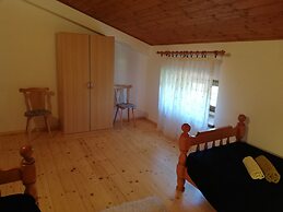 Villa Valeta 500 Meters From the Beach