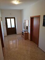 Villa Valeta 500 Meters From the Beach