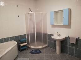 Villa Valeta 500 Meters From the Beach