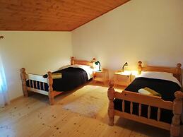 Villa Valeta 500 Meters From the Beach