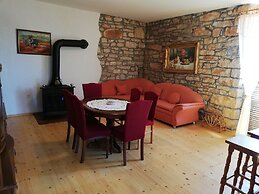 Villa Valeta 500 Meters From the Beach