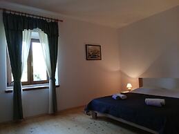 Villa Valeta 500 Meters From the Beach