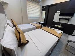 Hotel Rathnavel Towers