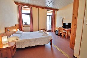 Pràcatinat Hotel & Restaurant