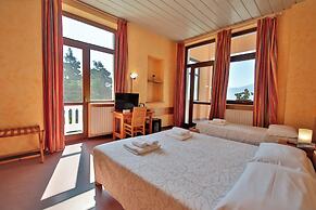 Pràcatinat Hotel & Restaurant