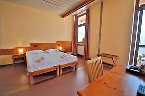 Pràcatinat Hotel & Restaurant