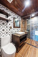 Cat Cat Galerie d'Art