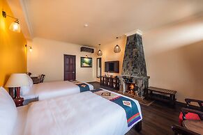 Cat Cat Galerie d'Art