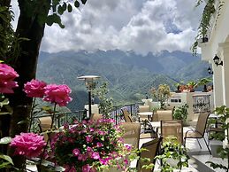 Cat Cat Galerie d'Art