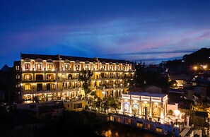 Cat Cat Galerie d'Art