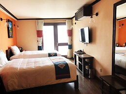 Cat Cat Galerie d'Art