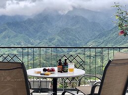 Cat Cat Galerie d'Art