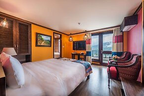 Cat Cat Galerie d'Art