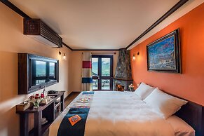 Cat Cat Galerie d'Art