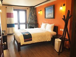 Cat Cat Galerie d'Art