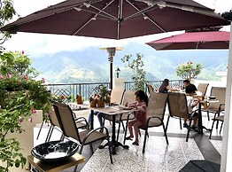 Cat Cat Galerie d'Art