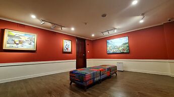 Cat Cat Galerie d'Art