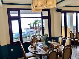 Cat Cat Galerie d'Art