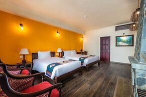 Cat Cat Galerie d'Art