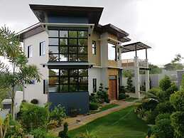 Luxury Villa at Mariveles Bataan, Philippines, Ph