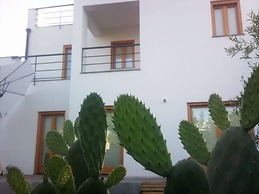 Sicily 2 - 3 - 4 Person With Pool