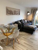Penthouse Waterfront Apartment - St Neots