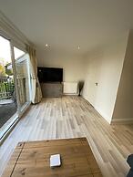 Penthouse Waterfront Apartment - St Neots