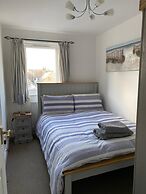 Penthouse Waterfront Apartment - St Neots