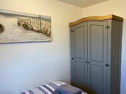 Penthouse Waterfront Apartment - St Neots