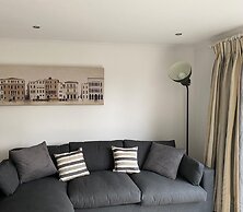 Penthouse Waterfront Apartment - St Neots