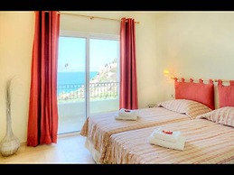 Villa Ares With Private Pool and a Spectacular Seaview 150m From the B