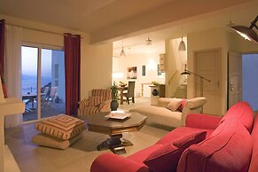 Villa Ares With Private Pool and a Spectacular Seaview 150m From the B