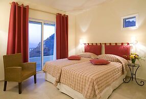 Villa Ares With Private Pool and a Spectacular Seaview 150m From the B