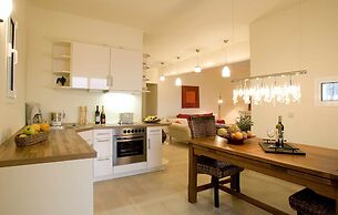 Villa Ares With Private Pool and a Spectacular Seaview 150m From the B