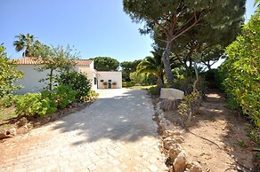 Close to Amenities, Free air Conditioning and Wi-fi