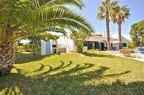 Close to Amenities, Free air Conditioning and Wi-fi