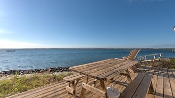 Bungalow 4 - 1br, Waterfront