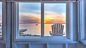 Bungalow 4 - 1br, Waterfront