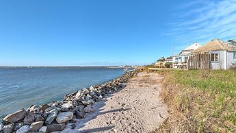 Bungalow 8 - 1br, Waterfront