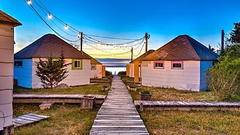 Bungalow 8 - 1br, Waterfront