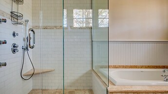 Traditional East Hampton Estate