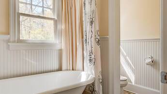 Traditional East Hampton Estate