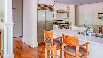 Traditional East Hampton Estate